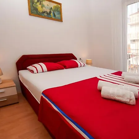 Ajdukovic Apartamento Vodice