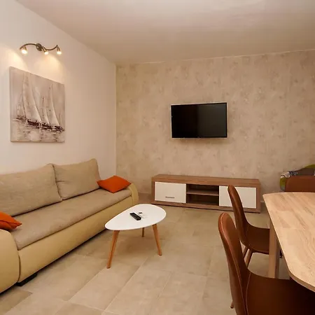Apartman Ajdukovic *