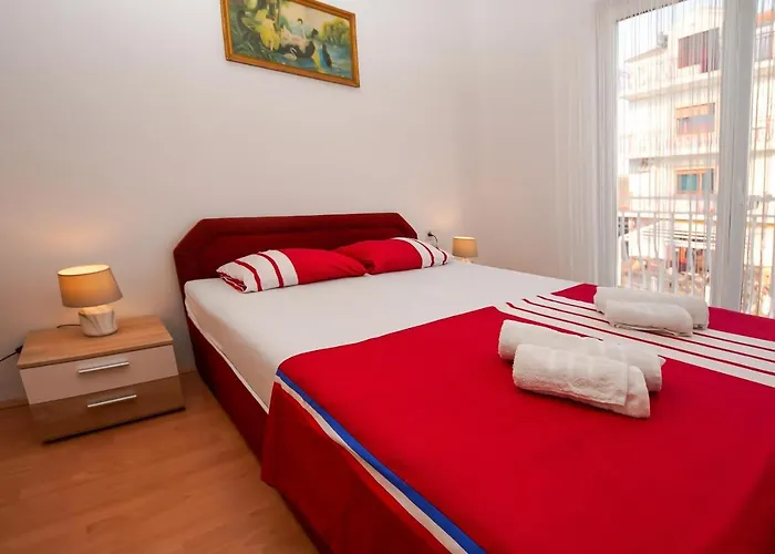 Ajdukovic Apartamento Vodice